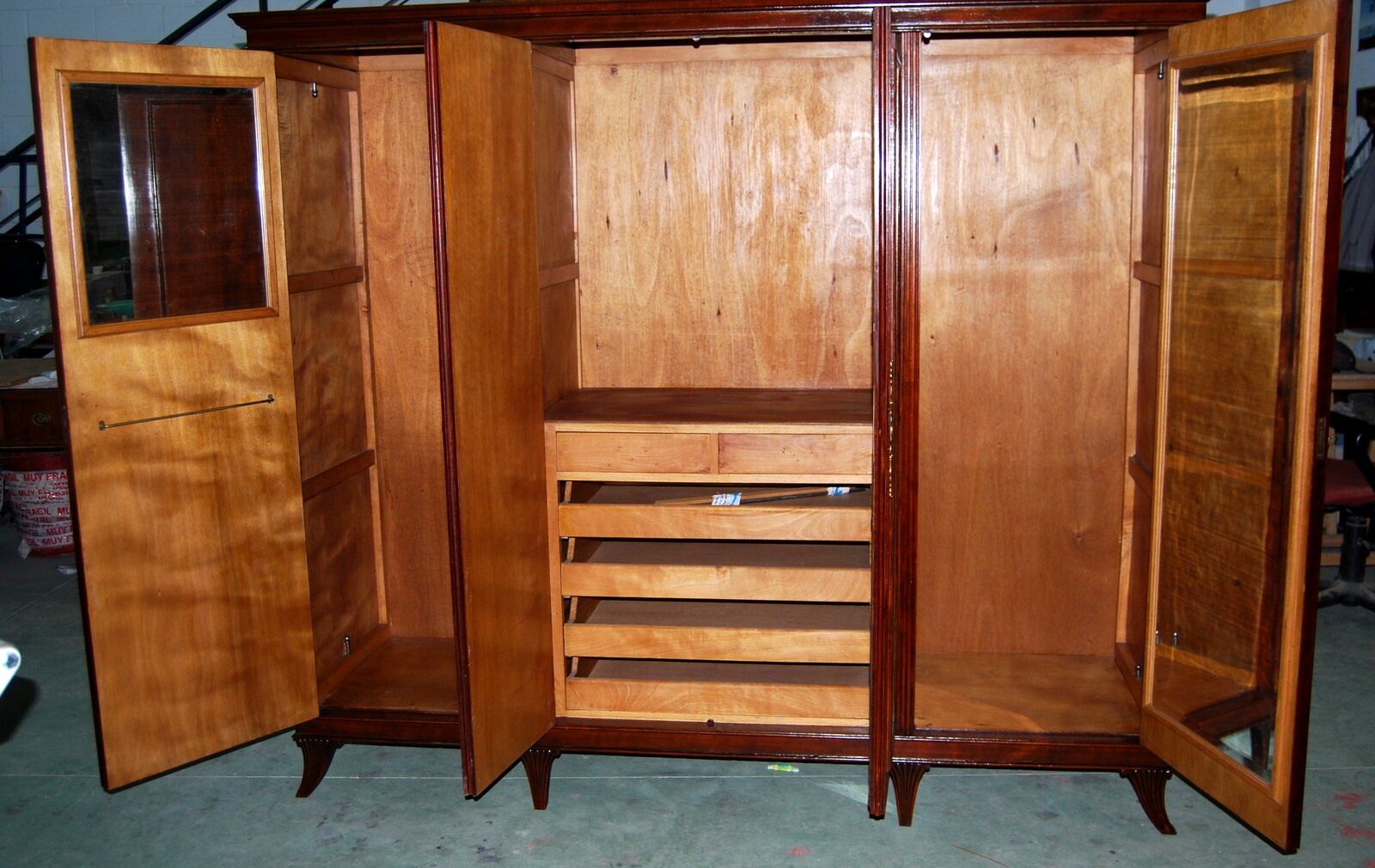 Restauración de mueble antiguo — Balder Arte y Restauración, Zaragoza